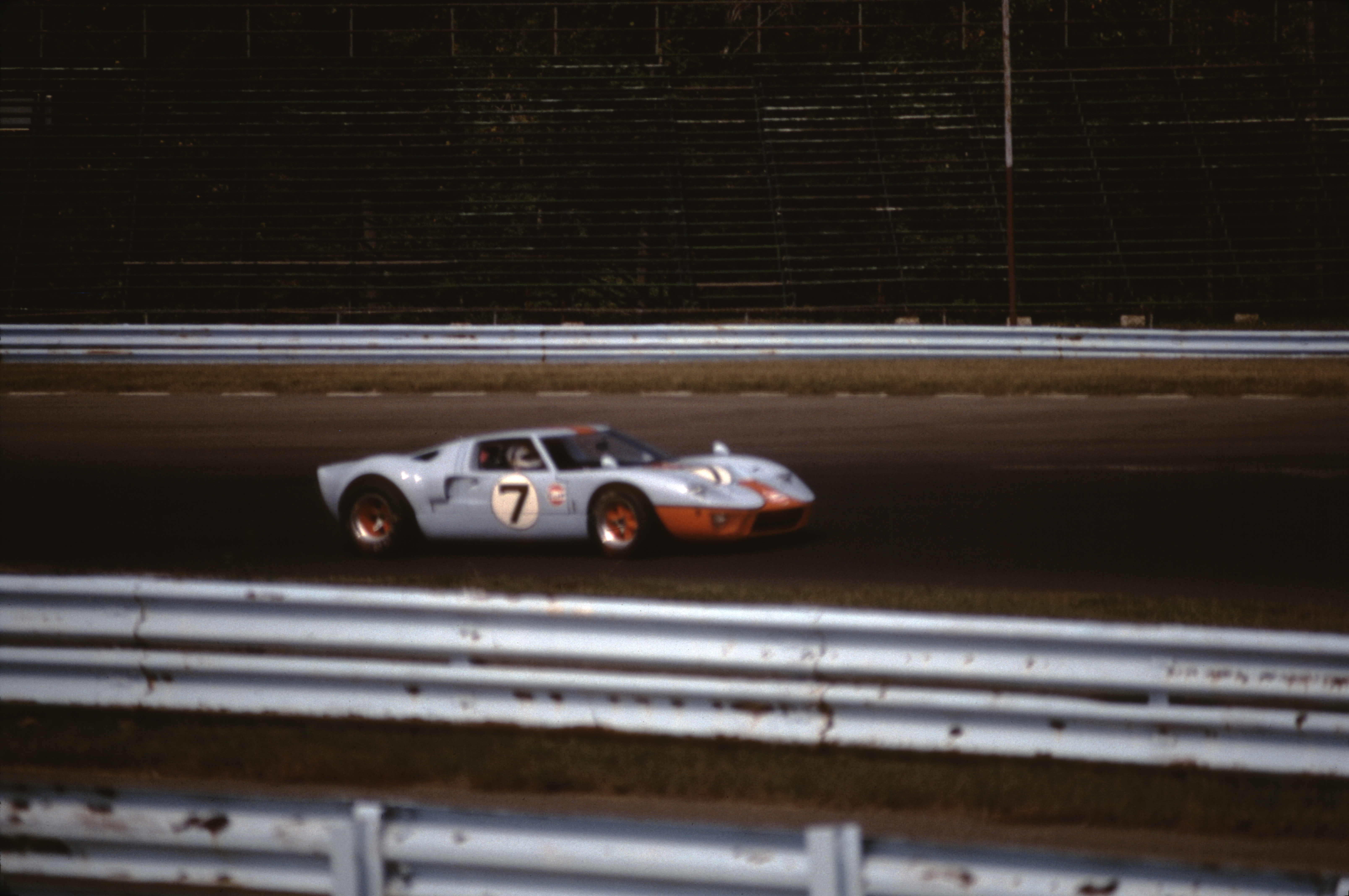 [GT40-3-04]